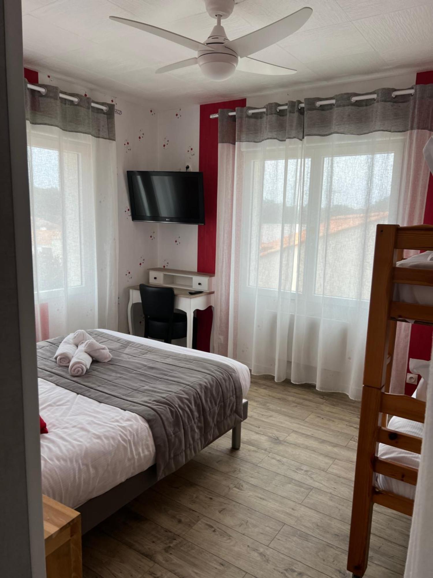 Au Petit Bonheur Hotel La Tranche-sur-Mer Bagian luar foto