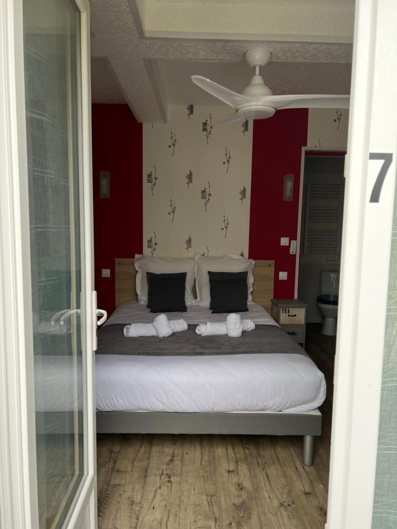 Au Petit Bonheur Hotel La Tranche-sur-Mer Bagian luar foto