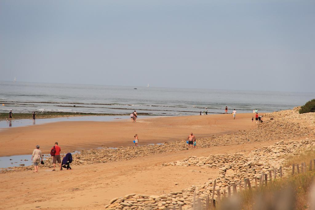 Au Petit Bonheur Hotel La Tranche-sur-Mer Bagian luar foto